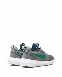 Chaussures de sport grises Nike