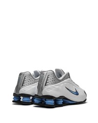 Chaussures de sport grises Nike