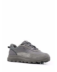 Chaussures de sport grises Geox