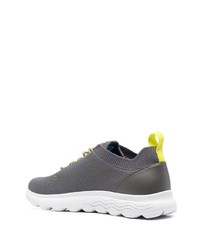 Chaussures de sport grises Geox