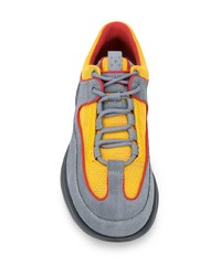 Chaussures de sport grises Camper