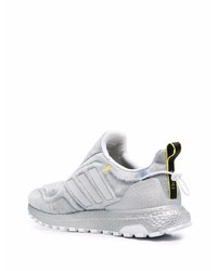 Chaussures de sport grises adidas