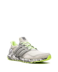 Chaussures de sport grises adidas