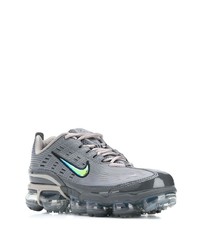 Chaussures de sport grises Nike