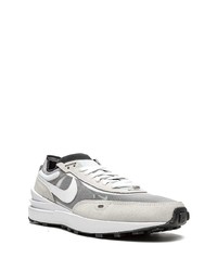 Chaussures de sport grises Nike