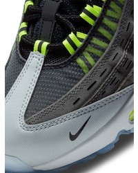 Chaussures de sport grises Nike