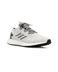 Chaussures de sport grises adidas