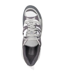 Chaussures de sport grises UGG
