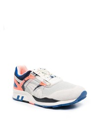 Chaussures de sport grises Puma