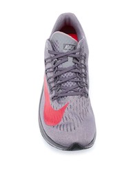 Chaussures de sport grises Nike