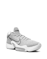 Chaussures de sport grises Nike