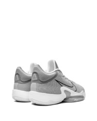 Chaussures de sport grises Nike