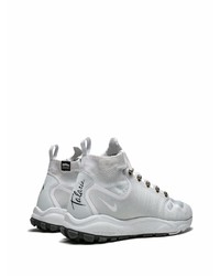 Chaussures de sport grises Nike