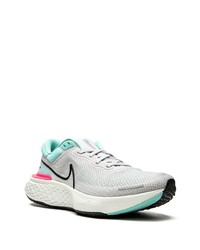 Chaussures de sport grises Nike