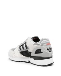 Chaussures de sport grises adidas