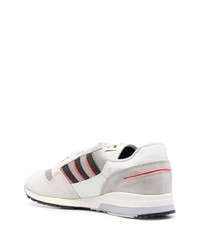 Chaussures de sport grises adidas