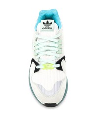 Chaussures de sport grises adidas