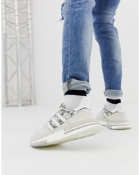 Chaussures de sport imprimées blanches adidas Originals