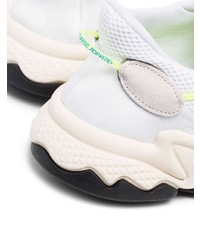 Chaussures de sport imprimées blanches adidas