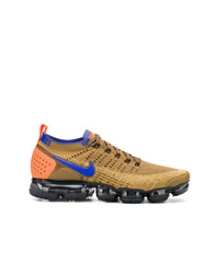 Chaussures de sport imprimées dorées Nike