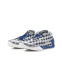 Chaussures de sport imprimées grises Nike
