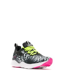Chaussures de sport imprimées léopard noires Àlg