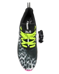 Chaussures de sport imprimées léopard noires Àlg