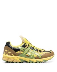 Chaussures de sport jaunes Asics