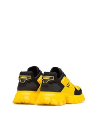 Chaussures de sport jaunes Prada