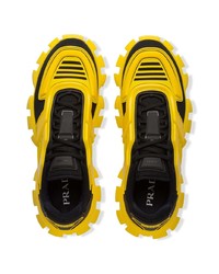 Chaussures de sport jaunes Prada