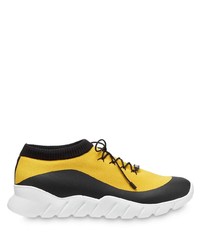 Chaussures de sport jaunes Fendi