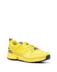 Chaussures de sport jaunes adidas