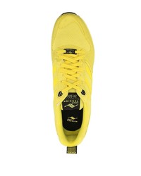 Chaussures de sport jaunes adidas