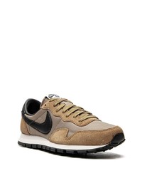 Chaussures de sport marron Nike