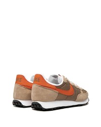 Chaussures de sport marron Nike