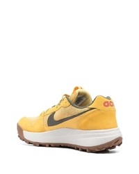 Chaussures de sport moutarde Nike