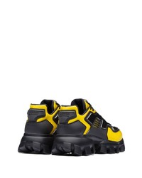 Chaussures de sport moutarde Prada