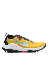 Chaussures de sport moutarde Nike