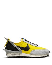 Chaussures de sport moutarde Nike