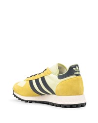 Chaussures de sport moutarde adidas