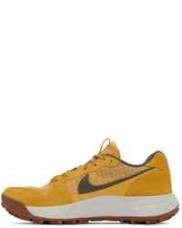 Chaussures de sport moutarde Nike