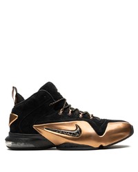 Chaussures de sport noir et doré Nike