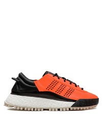 Chaussures de sport noir et orange adidas