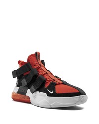 Chaussures de sport noir et orange Nike