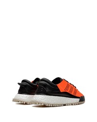 Chaussures de sport noir et orange adidas