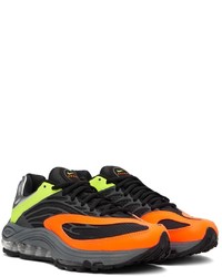 Chaussures de sport noir et orange Nike