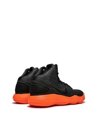 Chaussures de sport noir et orange Nike