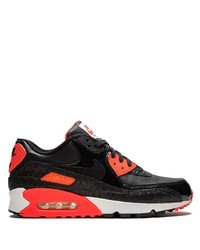 Chaussures de sport noir et orange Nike