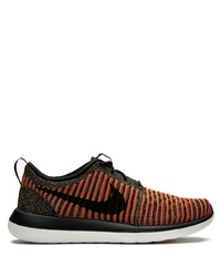 Chaussures de sport noir et orange Nike