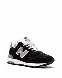 Chaussures de sport noires et blanches New Balance